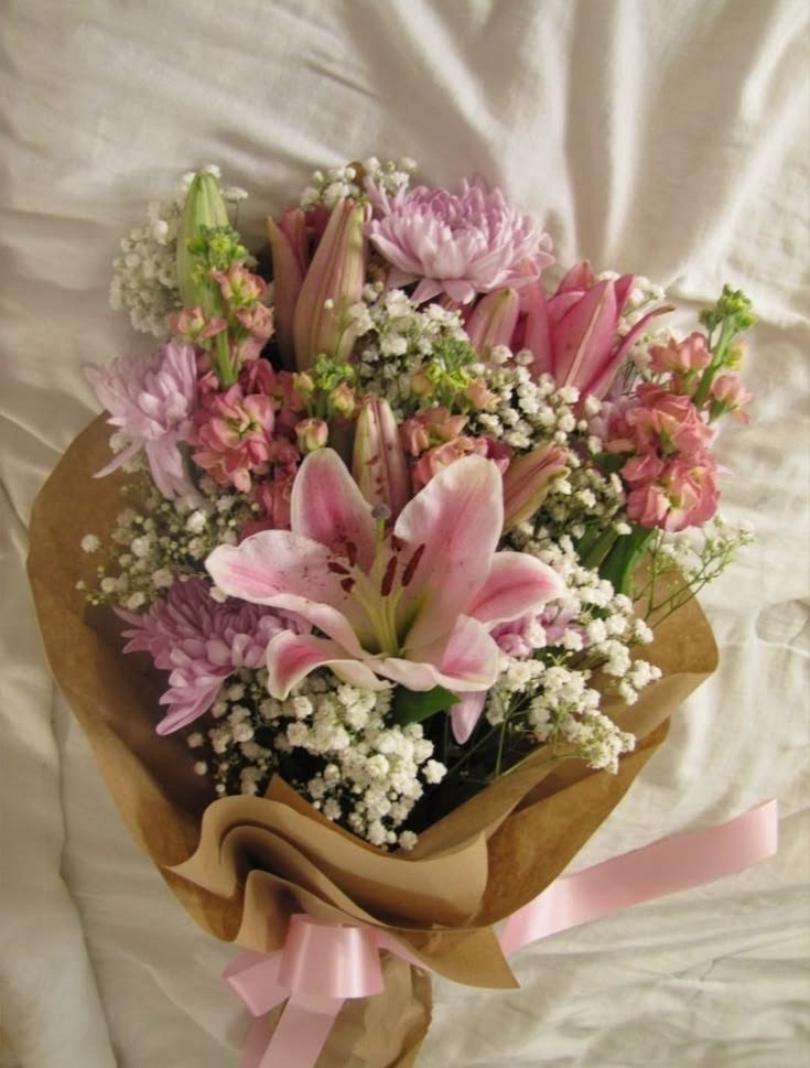 silenttearthh's tweet photo. lilies https://t.co/nNI0gmAG1R
