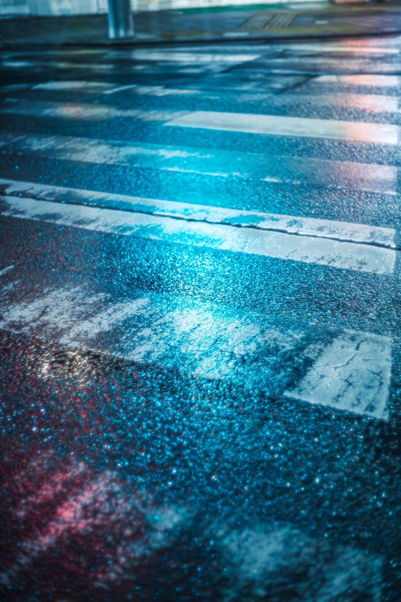 kiki_aquamarine's tweet photo. 透き通るようは雨降る夜に…

雨降る夜は宝石のようにキラキラしてる https://t.co/g2MJQQXvXn