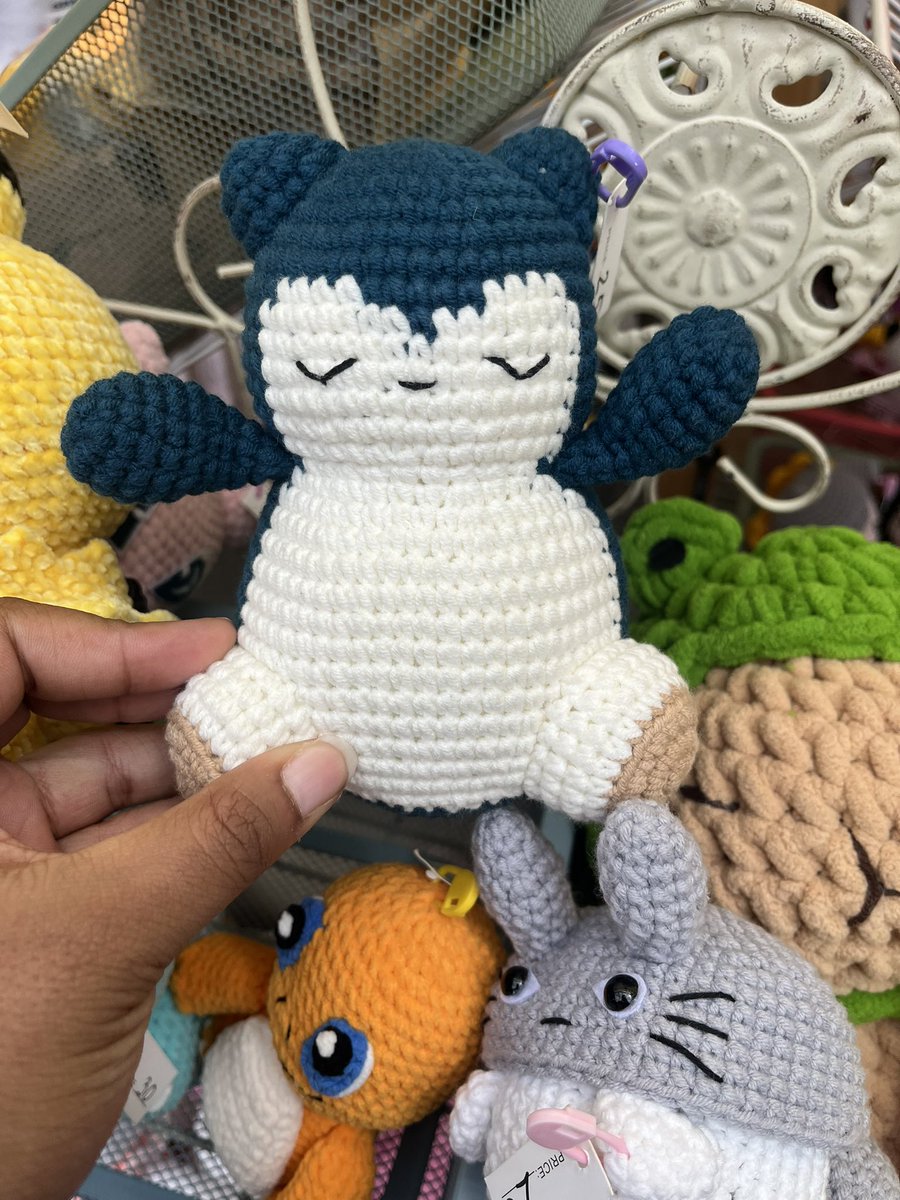 Fireheartyoru's tweet photo. I kind of wish I bought one, but I’m also glad I saved it because now I have money, but they look so cute💙 https://t.co/WPLJkZA4WW
