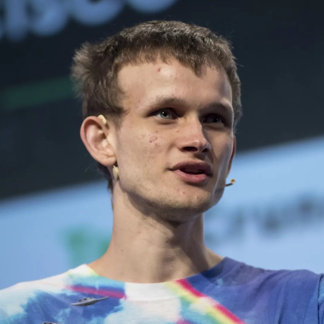 WhaleInsider's tweet photo. JUST IN: Startup backed by Balaji and Vitalik Buterin launches first quantum proof hardware wallet - Could protect over $1.2 Trillion in assets against quantum computers. https://t.co/zjdq1ZHL6r