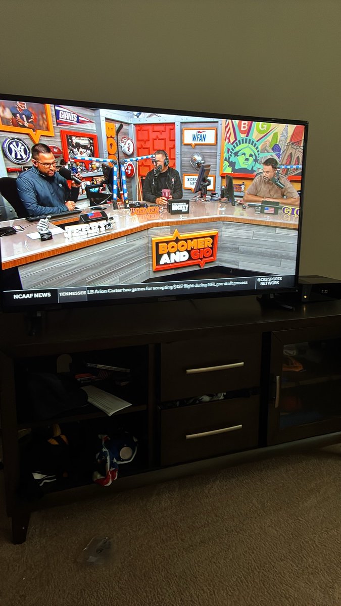 sockir94's tweet photo. @GioWFAN @CLopresti86 just watching my favorite people to start my morning with 🙂 https://t.co/bUcSpbv2sW
