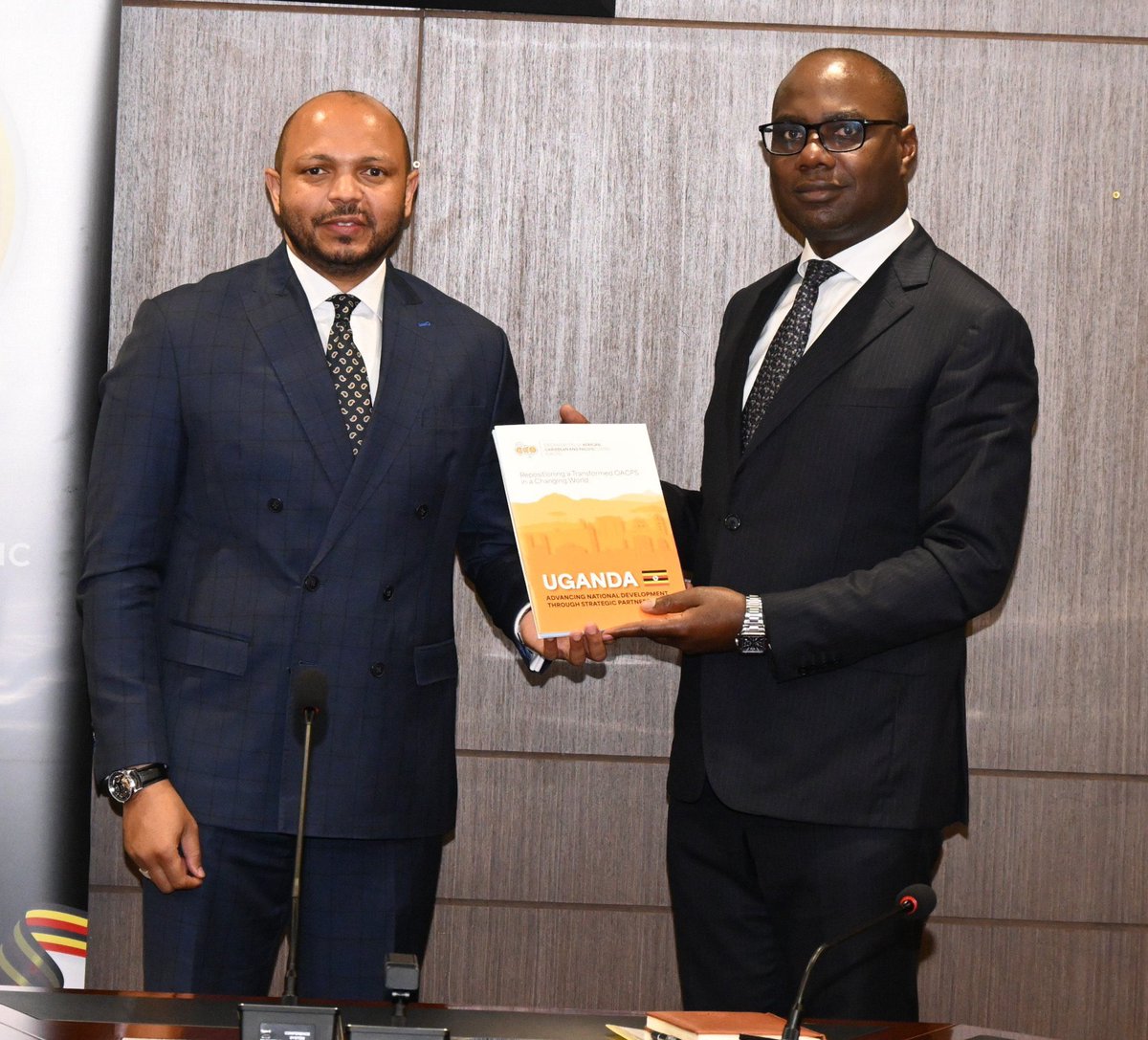 henrymusasizi1's tweet photo. In today’s meeting with the Secretary General of the Organisation of African, Caribbean and Pacific States (OACPS) H.E Moussa Saleh-Batraki I thanked him for the renewed commitment to strengthen the organization,in addition to advocating for the independence of the 79 member states.

Uganda is focused on promoting trade and investment between the member States, adding that Uganda also welcomes partners who are ready to support her ambition of building a 500- billion-dollar economy by 2040. 

We need support and collaboration to drive this agenda through the ATMS and the enablers which include; peace and security, infrastructure development, cheap electricity to support industrialisation and human capital among others