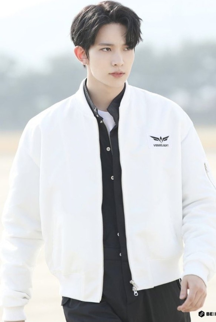 heeseungfess's tweet photo. heeseung gantengnya masyaallah banget disini https://t.co/DRUv2TXjkS