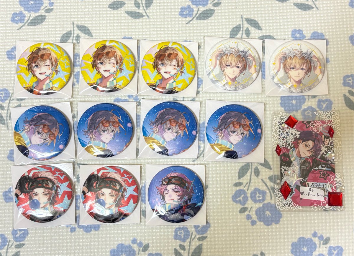 __Ru_trhk's tweet photo. 〖交換 〗にじさんじ VOLTACTION ヴォルタ 4周年 ランダムグリッター缶バッジ

譲￤画像1枚目、2枚目 
求￤💜(白背景) > 定価+送料

◯郵送交換
◯1点〜の交換◎
◯譲渡の場合は纏めてのみ

検索からもお気軽にお声がけ下さい༉‧₊˚✧ https://t.co/emqqOqev2r