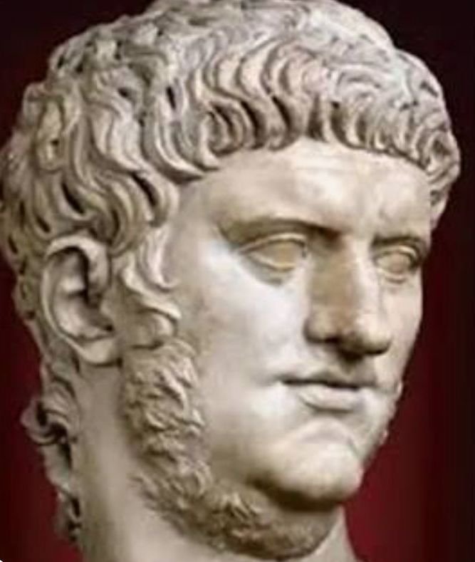 Jorge0eqy's tweet photo. @sanchezcastejon @UMEgob El psicópata de Nerón fue capaz de quemar Roma para culpar a los cristianos.
¿Te suena? https://t.co/cTWOo1g9FH