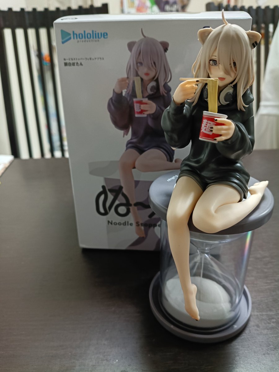 rurero009's tweet photo. ぬーストでっかい！
砂時計がとても大きい！
ちなみに、子供達に「こんなキレイな子をぬーストで使うのはかわいそう」と言われて、砂時計だけ使用になりました。
上にカービィでも乗せよう https://t.co/MehVKnPzPS