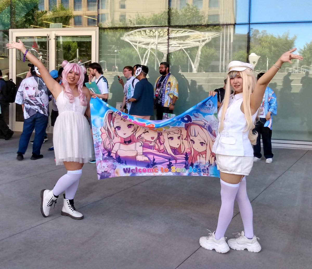 nauticaltwilig4's tweet photo. day 1 was opening and then the JOJI meetup where i got to meet some fellow uncs, including one from Japan @Regulus_joji, and also see HIMEHINA cosplay by @MekHIE_Q and @gamergyaruwu before heading to... 6-7/12 https://t.co/ajEExqk4nR