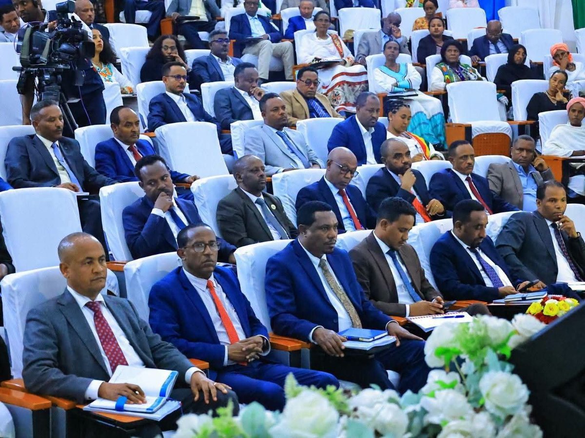 AppAmhara's tweet photo. "Works have been done to modernize cities and benefit the people through services"

The Amhara Regional State Council is holding its meeting. Amhara Regional State Governor Arega Kebede, who presented a report at the meeting, said that works have been done to modernize cities. https://t.co/fYlawVBGcy