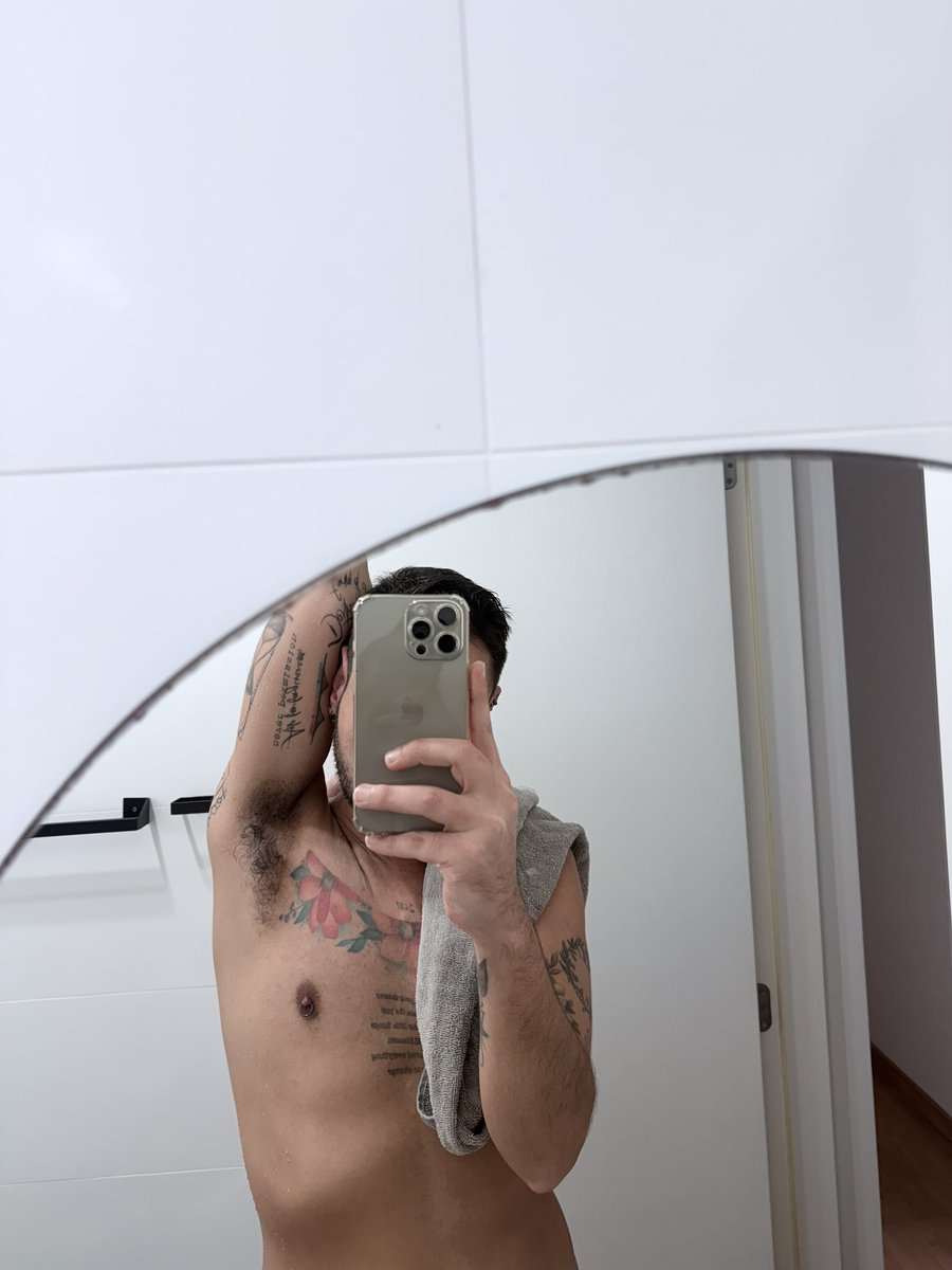 rafasoren's tweet photo. vem cheirar aqui 😛

#PINTOSAWARDSㅤㅤ 
#content
#onlyf4ns 
#gaynud 
#TROCONUDSㅤ 
#priv https://t.co/zN2oFZOl7U