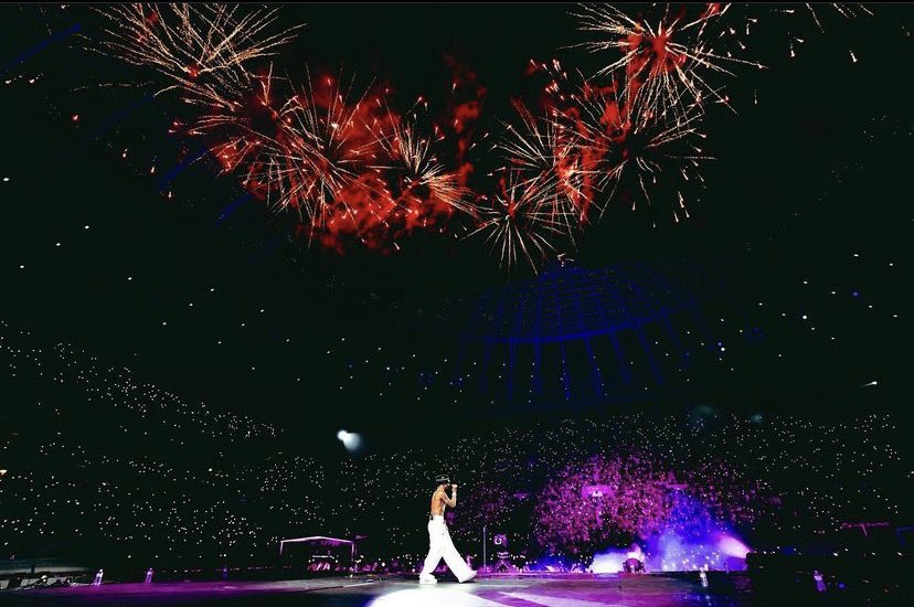 chartradar_'s tweet photo. Three years ago today, Wizkid made history as the first Black artist to sell out Tottenham Hotspur Stadium. https://t.co/YxybI1sEUZ
