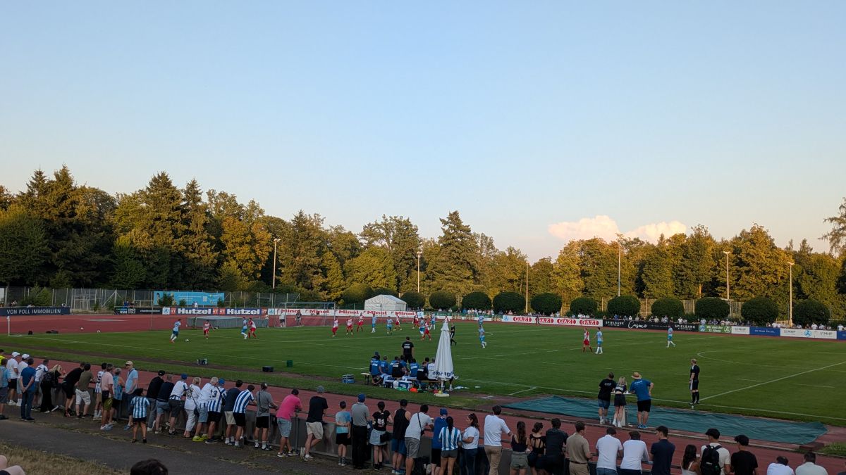 kaigaielf's tweet photo. Stuttgarter Kickers (4部) 14 - 0 SV Degerschlacht (9部)
🏟️: ADM Sportpark 🇩🇪
🏆: WFV-Pokal (地域カップ)
👥: 890 ＋🐶1

今季最初の公式戦は、地域カップで大量ゴール！ https://t.co/tDA8y4Uy2i