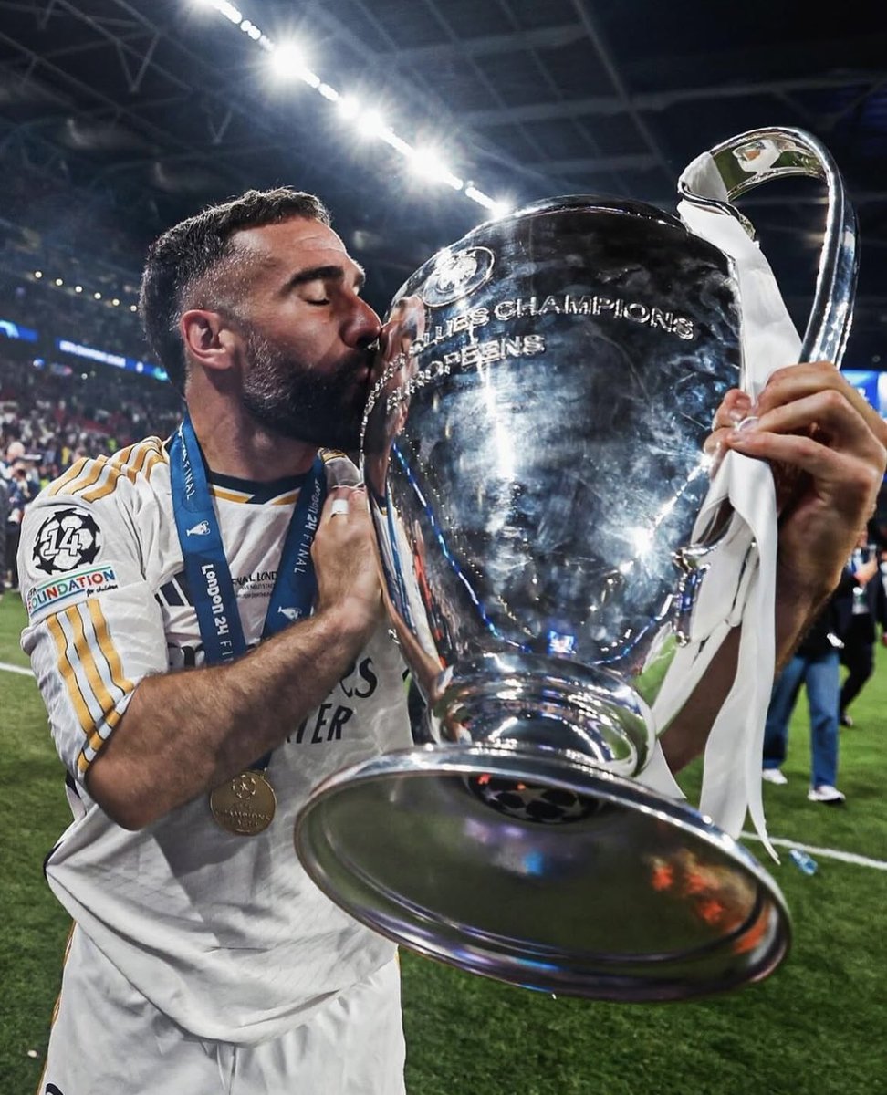 mateosalebe27's tweet photo. 🚨𝑬𝑿𝑪𝑳𝑼𝑺𝑰𝑽𝑨: El futuro de Dani Carvajal pasa por la UAE Pro League de los Emiratos Árabes 🇦🇪

✍🏻 Tras cerrar su etapa en el Real Madrid, el lateral español habría firmado un contrato de dos años en el extranjero (Dubái) https://t.co/3ar3u2BWV5