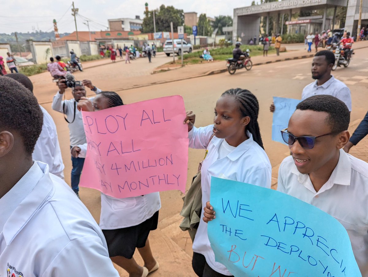 NewtonAllan6's tweet photo. Medical interns have taken to the streets, demanding the wages they rightfully deserve.

Why must they first go on strike before they are heard?

Who doesn't already know that they deserve to be paid?
#PayAllMedicalInterns https://t.co/a4nvu0VOLF