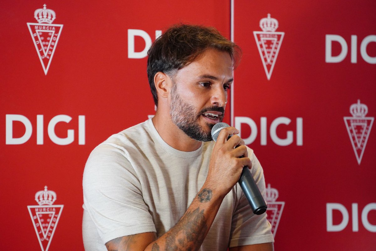 realmurciacfsad's tweet photo. 📸 Acto de presentación de @digimobil_es como nuevo Patrocinador Oficial del Real Murcia C.F. hasta el final de la temporada 2027/28.

El acto ha contado con la presencia de Daniel Campillo, Head of Marketing & Communications de DIGI Spain, y Pedro León, presidente del Real Murcia C.F.

🤝 ¡Comienza una etapa juntos!
