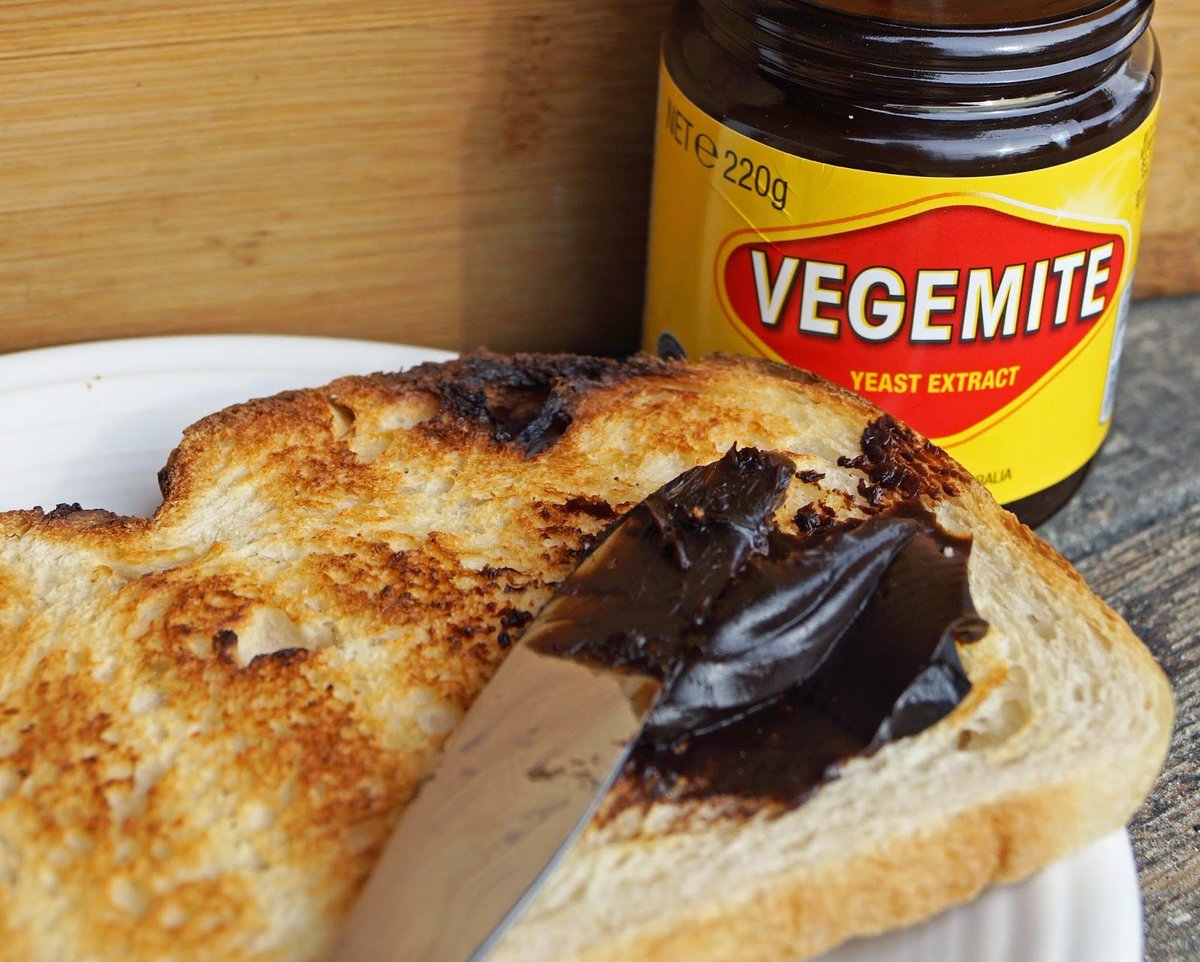 JonesyGabz's tweet photo. @ikevil_en #TeachingRing Hi Ring! I'm Australian, and I'd love to show you some of our Aussie foods. Would you like some Vegemite? Or maybe some Fairy Bread? https://t.co/kKSbvQ1opk