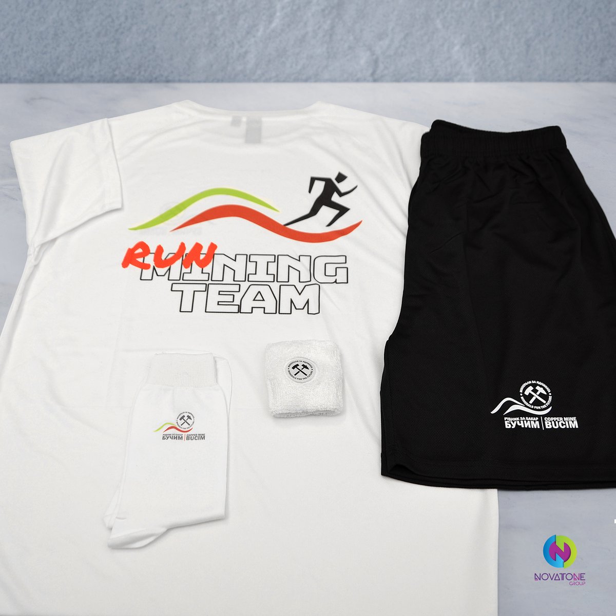NovatoneGroup's tweet photo. From concept to finish line 🏁

We source, design, and manufacture fully customized sports gear built to perform. 

��� Dry-fit performance t-shirts
🩳 Lightweight running shorts
🧦 Performance running socks
💦 Custom sweat wristbands

DM us for more info! https://t.co/IufcNoXlJ3