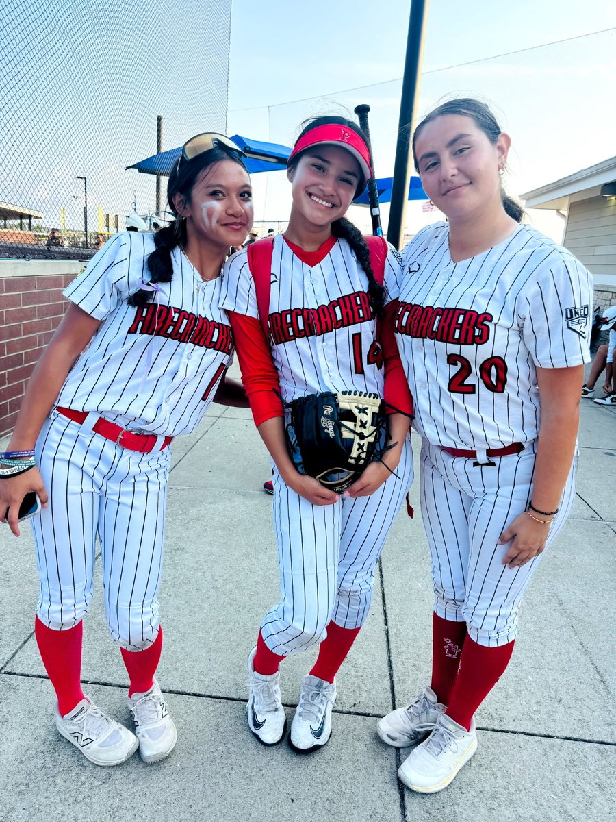 zahleahjp's tweet photo. Our season at Alliance Nationals came to an end but what a ride our final game was. So much fun and so much to learn from. The 2030 gals ( @micah_aliling , @Alyssa_E_2030 , missing G) are ready for the next phase!
#firecrackers #classof2030 #herewecome https://t.co/IrgYPMIjiO