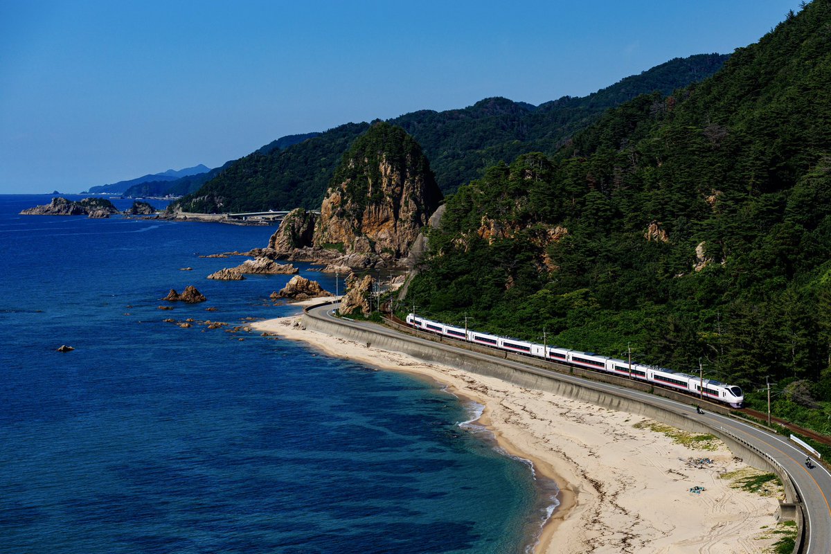 756E_aisatnahP's tweet photo. #7月を写真4枚で振り返る
近年稀にみるE657系大波乱の月だったのでは
羽越と郡山行きすぎて金も体力も滅亡中 https://t.co/JTdqO2JKJ7