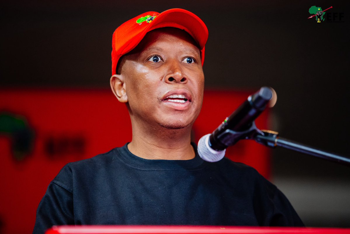 EFFSouthAfrica's tweet photo. ♦️In Pictures♦️

The President and Commander in Chief @Julius_S_Malema addressing the #EFFPresser. 

Our people must understand that registration is the first step towards using the vote to change the conditions under which they live. https://t.co/g1ffNMCZPK