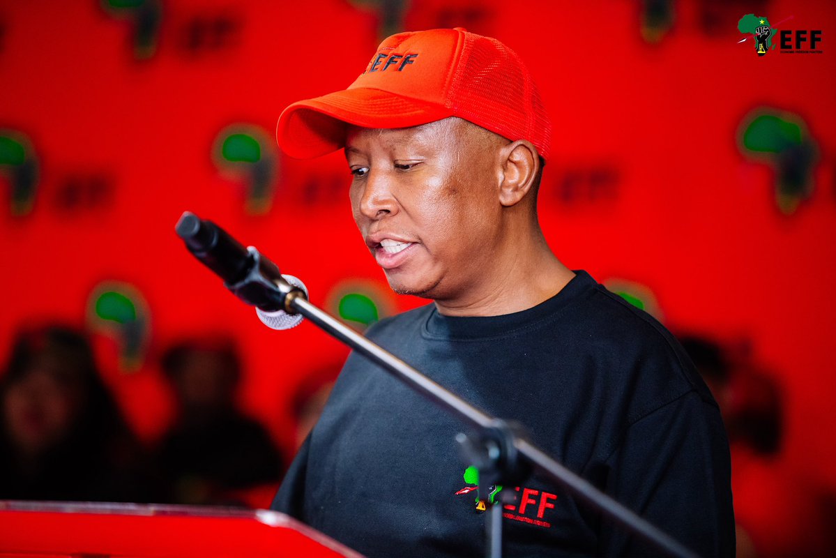 EFFSouthAfrica's tweet photo. ♦️In Pictures♦️

The President and Commander in Chief @Julius_S_Malema addressing the #EFFPresser. 

Our people must understand that registration is the first step towards using the vote to change the conditions under which they live. https://t.co/g1ffNMCZPK