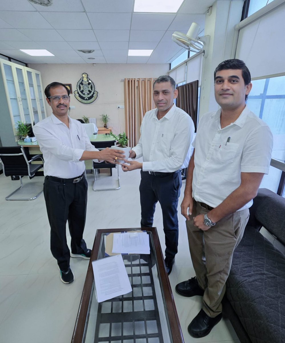 MplsaDot's tweet photo. A meeting was held with IG (Cyber), MP Police on 27.07.2026 at Cyber Cell HQ, Bhopal by DDG (S), MP LSA and Officers from Security Vertical to discuss ongoing issues of cyber fraud prevention. @DGT_HQ @DoT_India @MPPoliceDeptt #MPLSA #DoT https://t.co/ZgSVm6sO9g