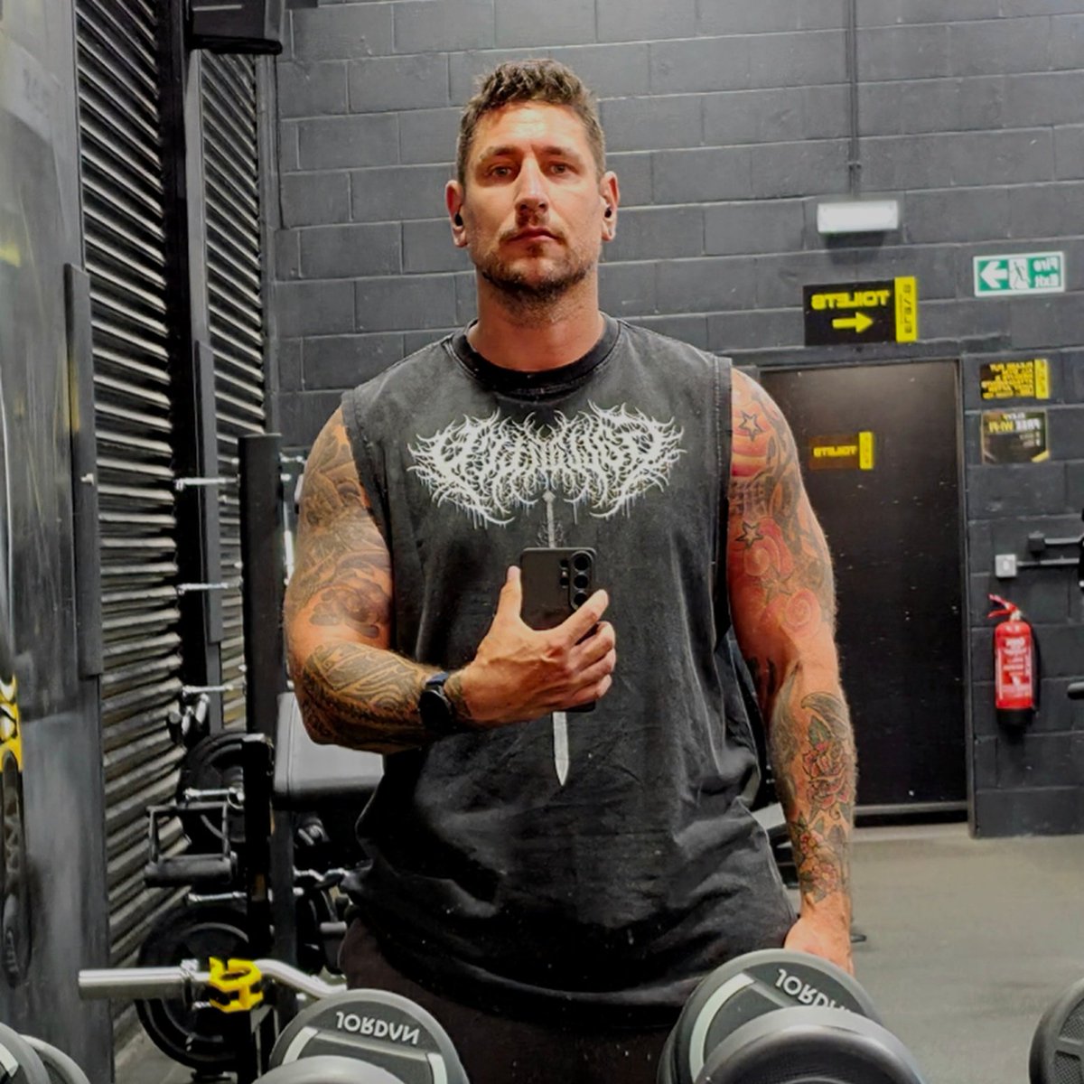 AJW_built's tweet photo. Gym dump https://t.co/5EaDwYw547