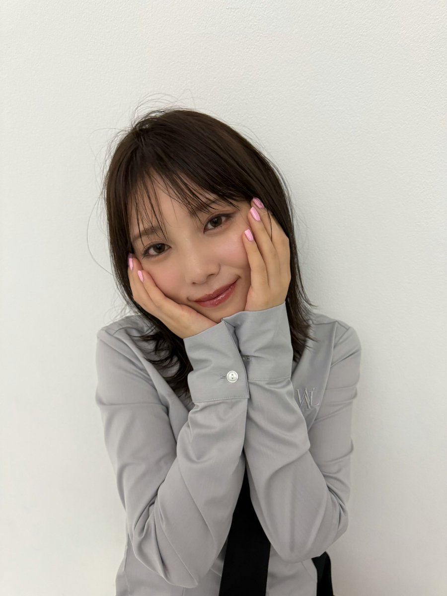 ar_mag_official's tweet photo. 与田祐希さんの手書きプロフィール帳を公開〜❣️💿🌺

「NEW夏BODY」に登場中のよだちゃんの可愛すぎるオフショットと共にどうぞ✍🏻
https://t.co/mkZ2gEf1eb

#ar7月号 #与田祐希 @yoda_staff https://t.co/qVgVU9iA58