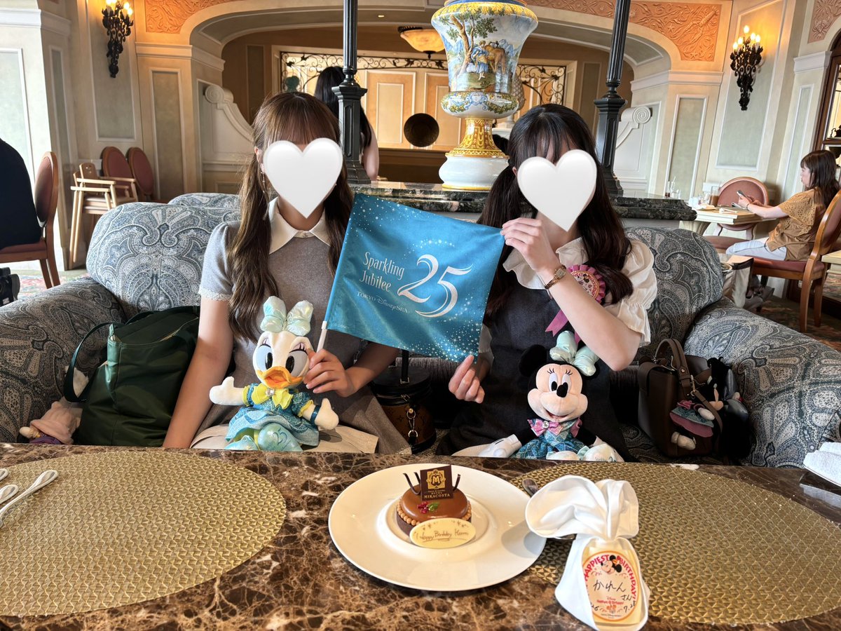 daisy_oo19's tweet photo. 今回のテーブル担当さんが素敵な方で
食事の合間も話しかけてくださって幸せな時間だった💕

何回もベッラ行ってるけど新たな発見もあって楽しかった✨ https://t.co/37CG2Da6ZY