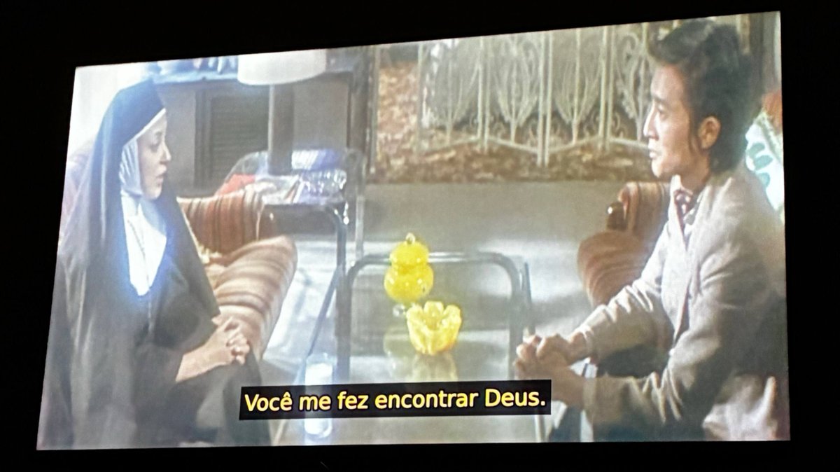 imossilva's tweet photo. Após ter seu namorado roubado por sua irmã, Runa parte para uma vida de sacrifício e obediência em um convento, onde lá (nas próprias palavras dela) encontra "Deus e o Diabo". Anos mais tarde ela retorna com uma proposta financeira que promete ajudar Deus e o mundo. https://t.co/OWIZ3InoEC