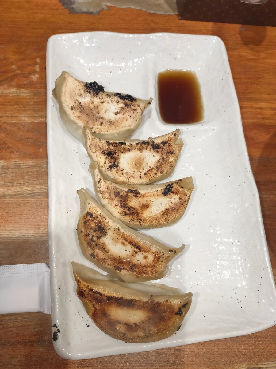Ver2081074759's tweet photo. 京都府 京都駅ビル10F
中村商店 京都拉麺小路店
濃厚鶏白湯醤油+ミニ焼豚丼
|ωΦ*)ｺｿｰﾘ･アプリ特典 餃子 https://t.co/03v897HbPz