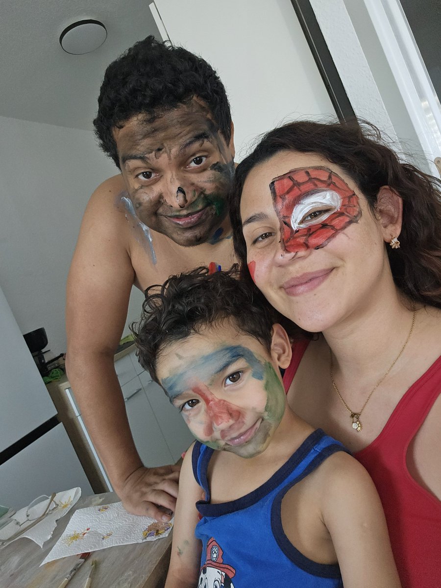solobellakeo's tweet photo. Tarde en familia ♡ según bebe es bem 10 y su papa Batman Kajajja https://t.co/yg1VNTDYeY