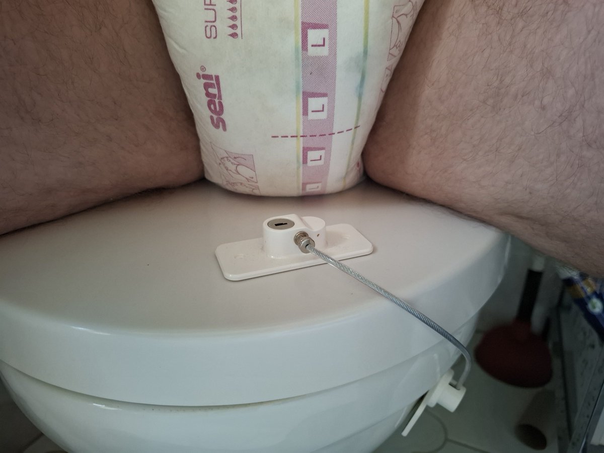 dieaper_ron's tweet photo. That's not fair 🤭🫨 #diaperboy https://t.co/uMJLpX7Hs1