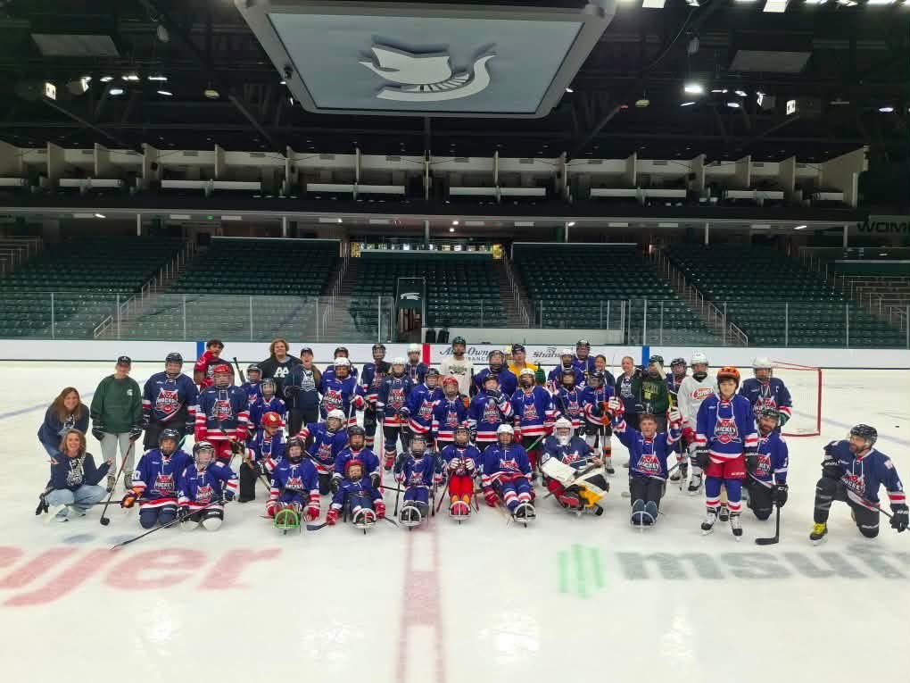 HowellVHockey's tweet photo. This week some of our Highlanders had the opportunity to volunteer at Hockey Challenge Camp. Such a great program that we are proud to be a part of. #OneHowell https://t.co/RwM7QuqFOx