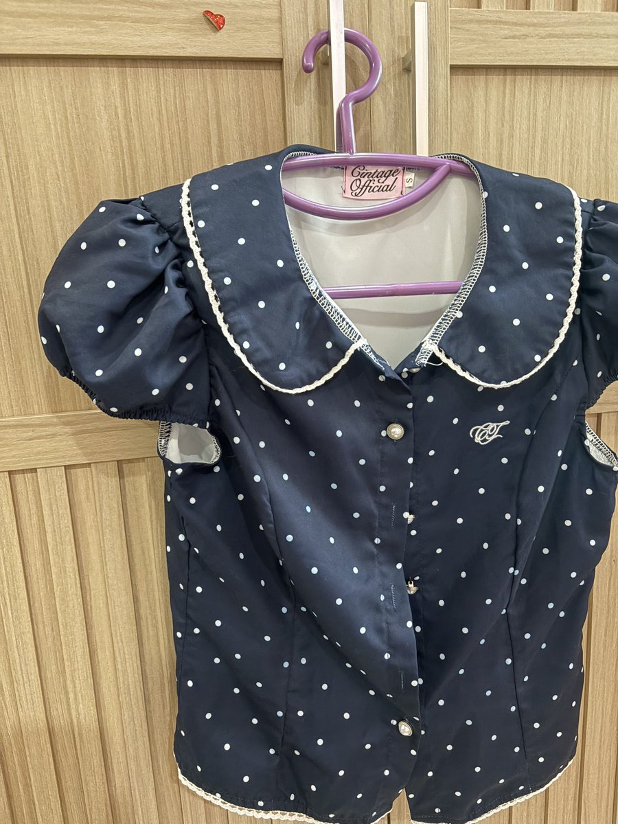 fridaybluemabo's tweet photo. 🎀cintage lunar ไซส์ s สี navy 150
🎀Dopey.puffy shoulder top 80
   ค่าส่ง30 - สองตัวส่งฟรีค่า

#ส่งต่อเสื้อผ้า #ส่งต่อเสื้อผ้ามือสอง #เสื้อผ้ามือสอง #ส่งต่อเสื้อผ้ามือ2 #cintageshop #stylistshop #โล๊ะตู้ #dopeypuffy #เสื้อผ้ามือ2 https://t.co/yQBXpDK191