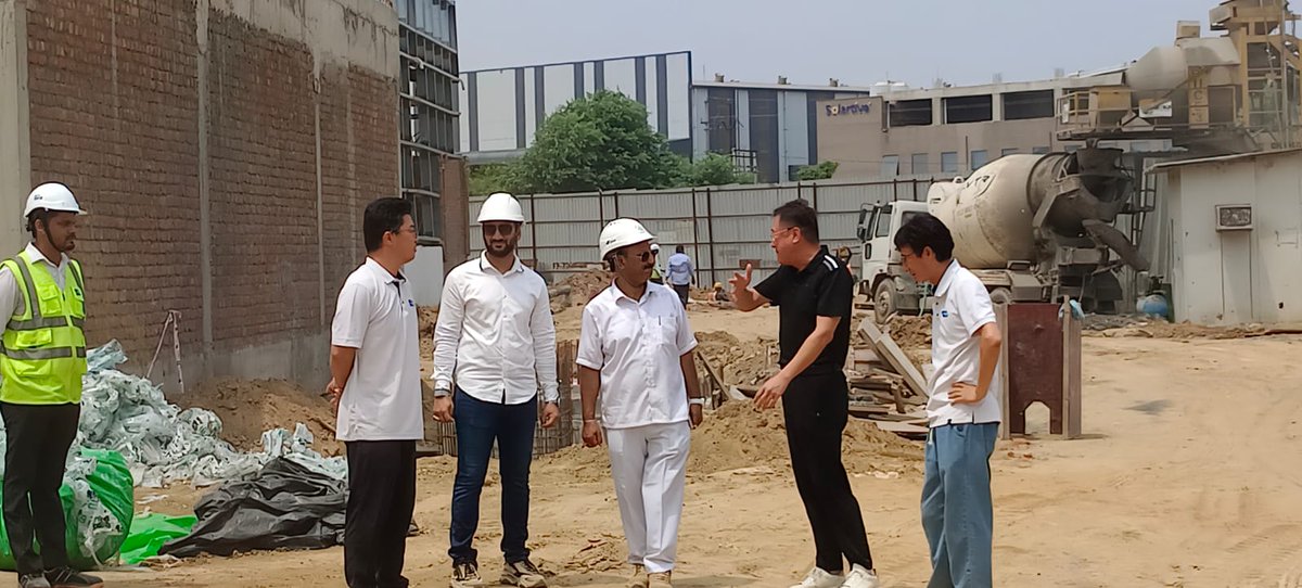 panjetanibuild's tweet photo. Panjetani Buildwell welcomed our valued clients to our ongoing turnkey project site.
The visit focused on reviewing project progress, execution quality, and key milestones. We appreciate their continued trust.
#PBPL #TurnkeyProject #ClientVisit #Construction https://t.co/jT7Xrh6rMK