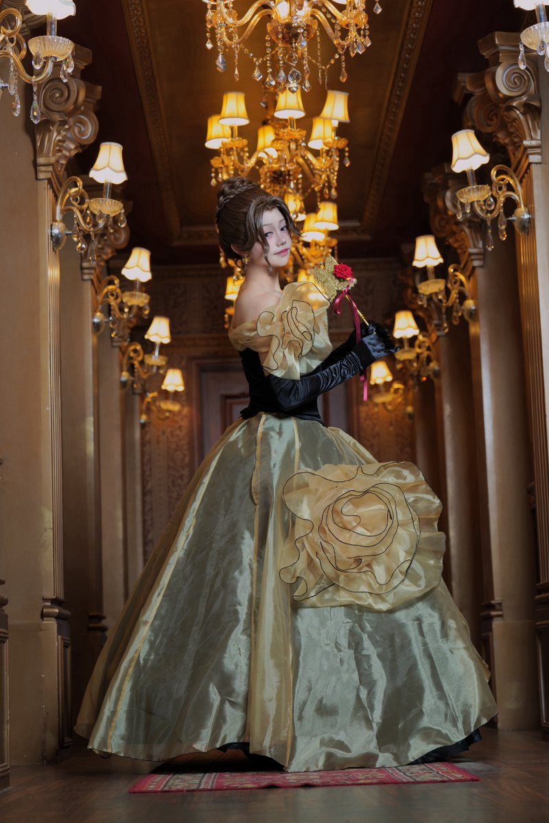 ro_sehear_ts824's tweet photo. Disney Designer Collection
　　Midnight Masquerade*＊:Bell🥀🎭
    
photo @MSG_Camera 
dress @Yurmel2 
wig     @pechi_wig 
#仮面舞踏会0726 #princess #cosplay #disney https://t.co/fuPtH4shCr