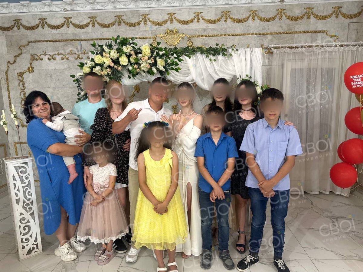 visegrad24's tweet photo. 🕯️ Russians killed the couple Artem and Olena Voronov, who were raising 10 children

At the time of the Russian strike on their house in Radushne, seven children and a one-and-a-half-year-old grandson (son of their eldest son serving in the army) were at home. Both parents and at least four children were killed.

One of the sons, Matviy, learned of the deaths of his parents, brothers, and sisters from a neighbor’s chat in a messaging app.