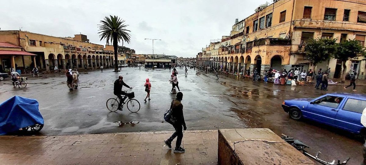 GhideonMusa's tweet photo. መሬት ጥሉል'ዩ ዘሎ
Raining in Asmara 🌧️☔️ https://t.co/yLOmwUFqv9