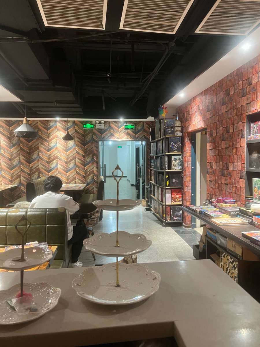 YeddaWoolf47862's tweet photo. Locked in a 90s arcade-themed escape room! Solve pixel puzzles, decode retro vibes, and beat the 60-min timer—did we just beat the high score ， https://t.co/7XCL2owgAp