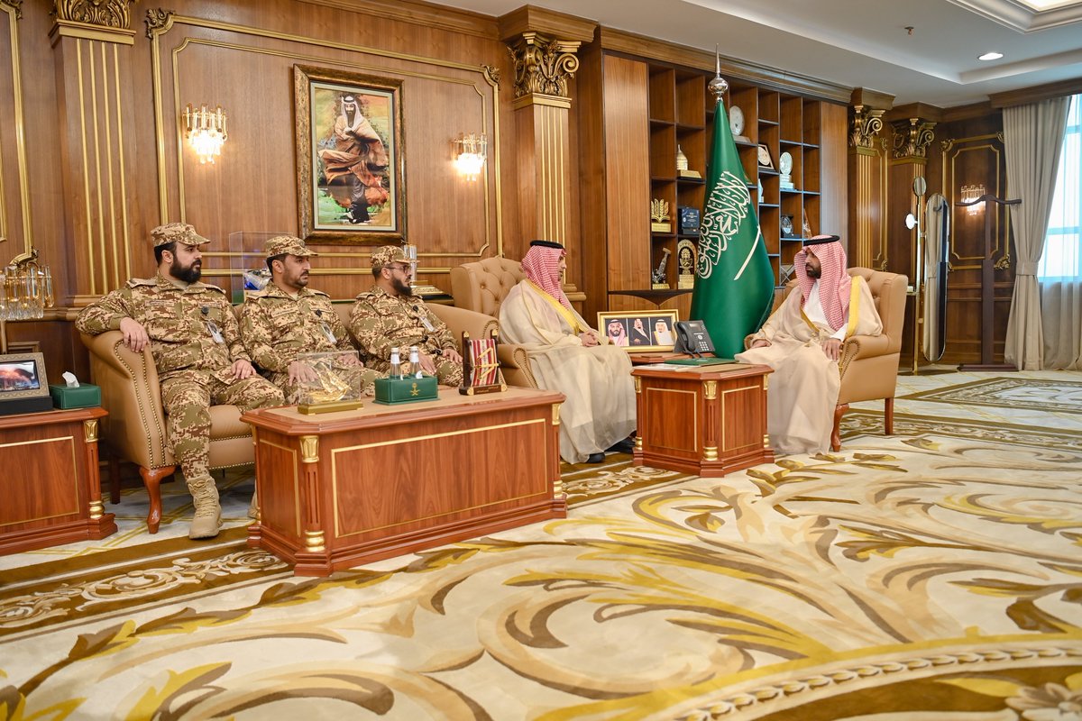 jazangov's tweet photo. سمو أمير منطقة جازان
#محمد_بن_عبدالعزيز
يتسلّم التقرير السنوي لأعمال إدارة المجاهدين بالمنطقة لعام ١٤٤٧هـ.
جرى ذلك خلال استقبال سموه لمدير الفرع عالي القحطاني. https://t.co/kgHIv74K4j