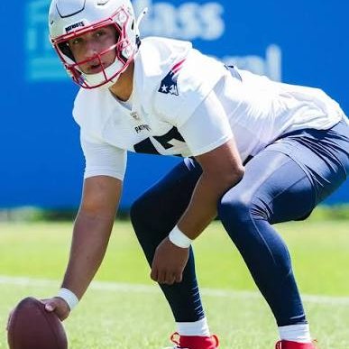 Pete_Collins_'s tweet photo. 👀 Things I'm watching at #Patriots practice today:  

How does Julian Ashby respond?  

One rough snapping session isn't a concern. Two might be. Ashby had an off day earlier this week, and Tanner Arkin even warmed up at long snapper on Day 1.   

Does Ashby bounce back, or does Arkin get an opportunity?