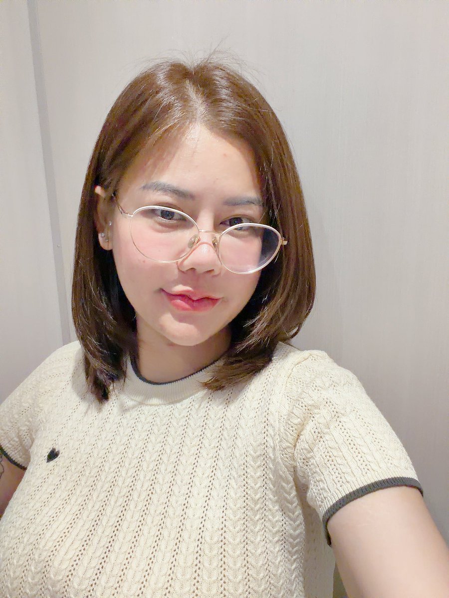 mini_989's tweet photo. อย่ามองนาน เดี๋ยวจะหลง🤪 https://t.co/W1FdQklZC9