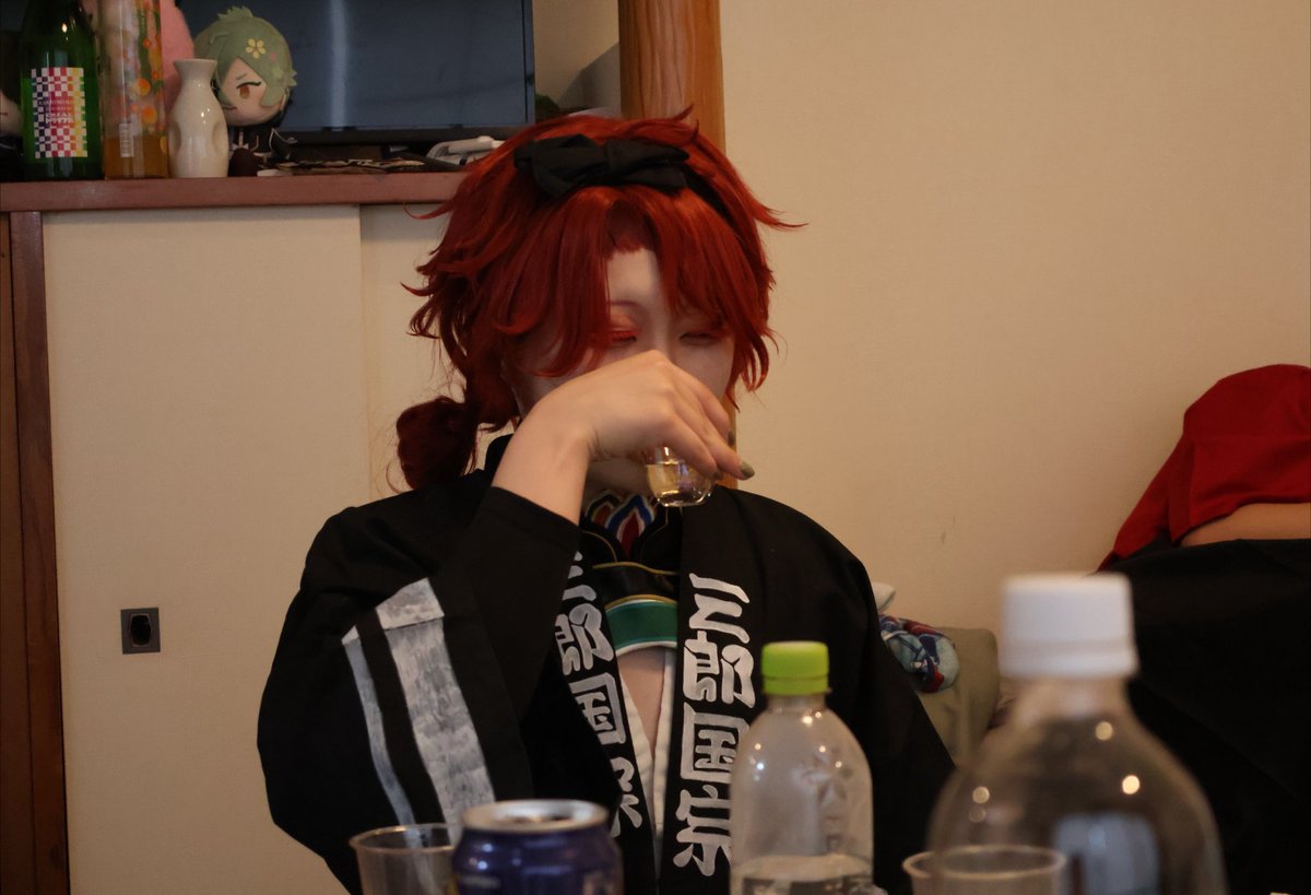 a_me3030's tweet photo. cos⚠︎︎ピアス無し⚠︎︎
熱燗を楽しんでるさぶちゃん🍶

photo⇢@tadochi_ 
#酒盛り本丸0614 https://t.co/5iwHf3K5xx