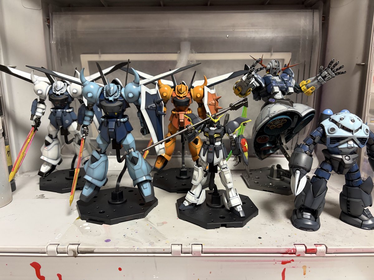 noname_knc's tweet photo. #今月作ったプラモ晒そうぜ 
#ガンプラ
#ガンプラ好きと繋がりたい
 
HGACデスサイズ（月跨ぎ）
RGシャア専用ズゴッグ（量産型カラー）
RGジオング
HGCEグフイグナイテッドハイネ機×3（量産機、イザーク、ハイネ）

オールグラデーション塗装です☺️

天候の問題でトップコートはできてない😇笑 https://t.co/f20loKdTsI