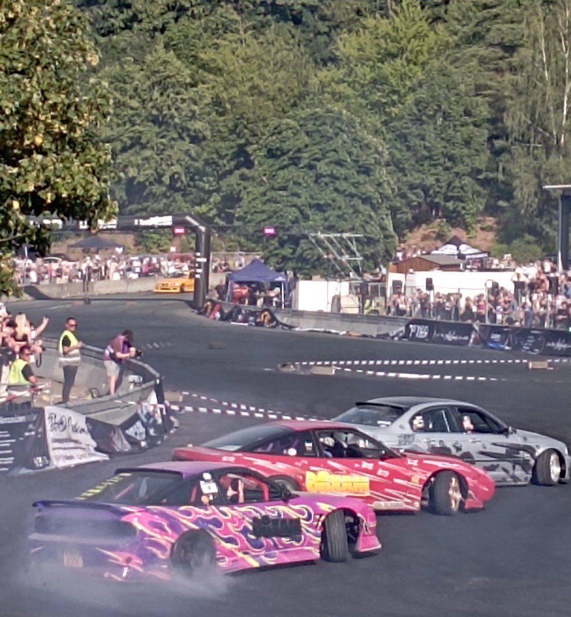 Silke2469's tweet photo. Bei der Limitless society gab's diese grandiose Drift Stunt Show. Ich hatte zwar keine Reifenstücke zwischen den Zähnen, aber Action und Abgas pur😁 https://t.co/zdf02A9Ien