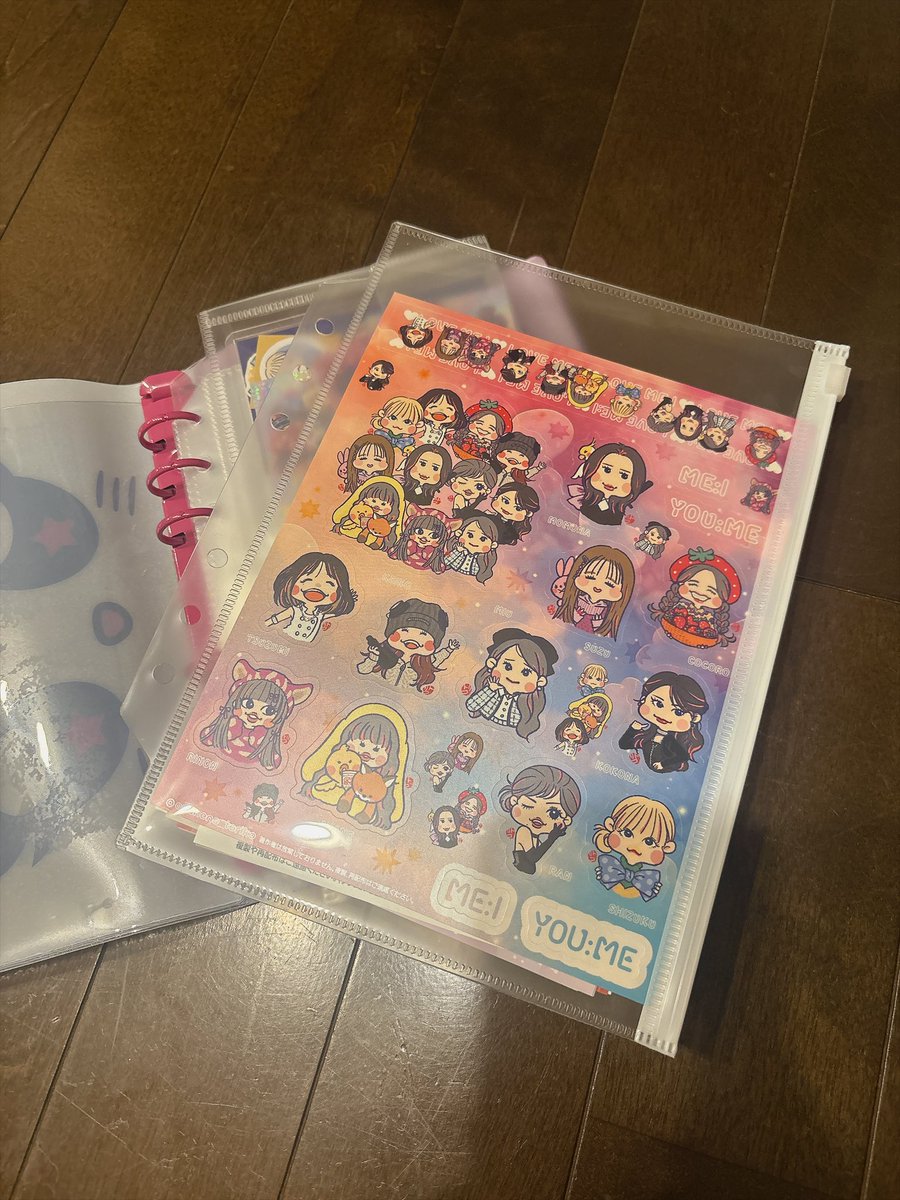 PippiShiori's tweet photo. バインダーがシール帳に良いと
聞いたので、歴代のコレクションを……
はみでちゃうね…… https://t.co/KsbASy1V40