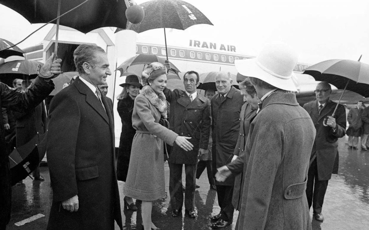 iran_krd's tweet photo. ما این احترام و اعتبار رو به کشور برمیگردونیم 

#KingRezaPahlavi https://t.co/xXHJQZ8i3m