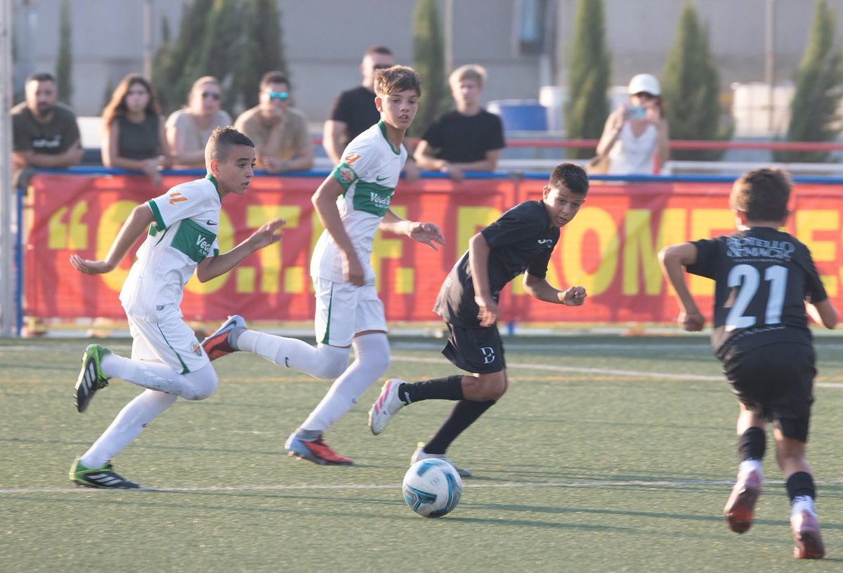 futbolbaseECF's tweet photo. 𝐀𝐥𝐞𝐯𝐢́𝐧 𝐀 | Victoria en los penaltis frente al Valencia CF (1-1 | 1-3) para sellar el pase a semifinales del @Cotif 

Hoy, a las 19:00 h, los nuestros se medirán al Sevilla FC por un puesto en la final 💪 https://t.co/kQ7g8z97lc