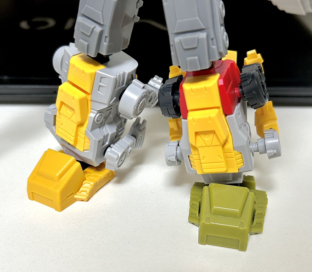 _blackburn_'s tweet photo. スラージ
ダイノボットもこれで3体目。
前回のスナールといいこれはもう、そういうことですよね…？
#ブロッキーズ
#トランスフォーマー https://t.co/Ok2BoA7dN4