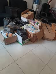 mariam0677s's tweet photo. يا جماعة موضوع الصيدليات الدايرة من غير صيدلي مرخص دا ما لعب. الزول البمشي يشتري دوا مفروض يكون مطمن إنو في زول فاهم ومسؤول قدامو. لو في مخالفات فعلاً، قفلها أحسن من المخاطرة بصحة الناس.

 #السودان #��لخرطوم #الصيدليات https://t.co/nS2VDnu8LE